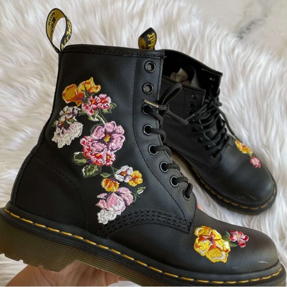 DR MARTENS 1460 VONDA II FLORAL LEATHER LACE UP BOOTS size 6